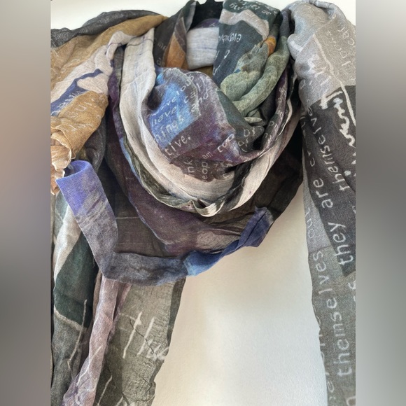 TILO Scarves Cashmere Modal Gentle Crinkle Cutie 😍 Perfect gift too! 🎁 - Picture 9 of 10